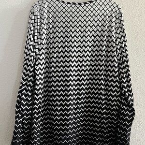 Black and White Geometric Women's Blouse